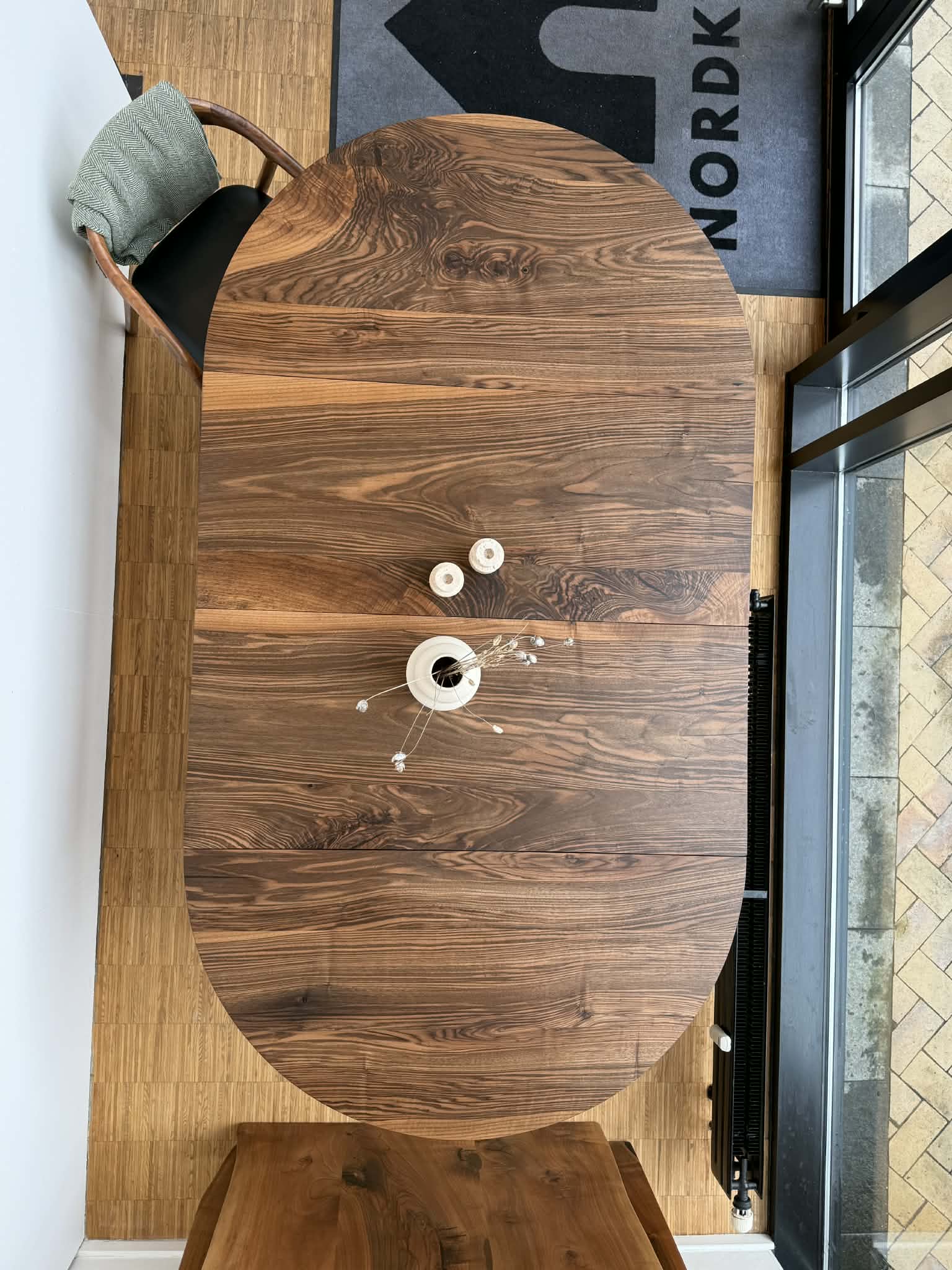 Rundt Valnød 120Ø + 2 stk. tillægsplader