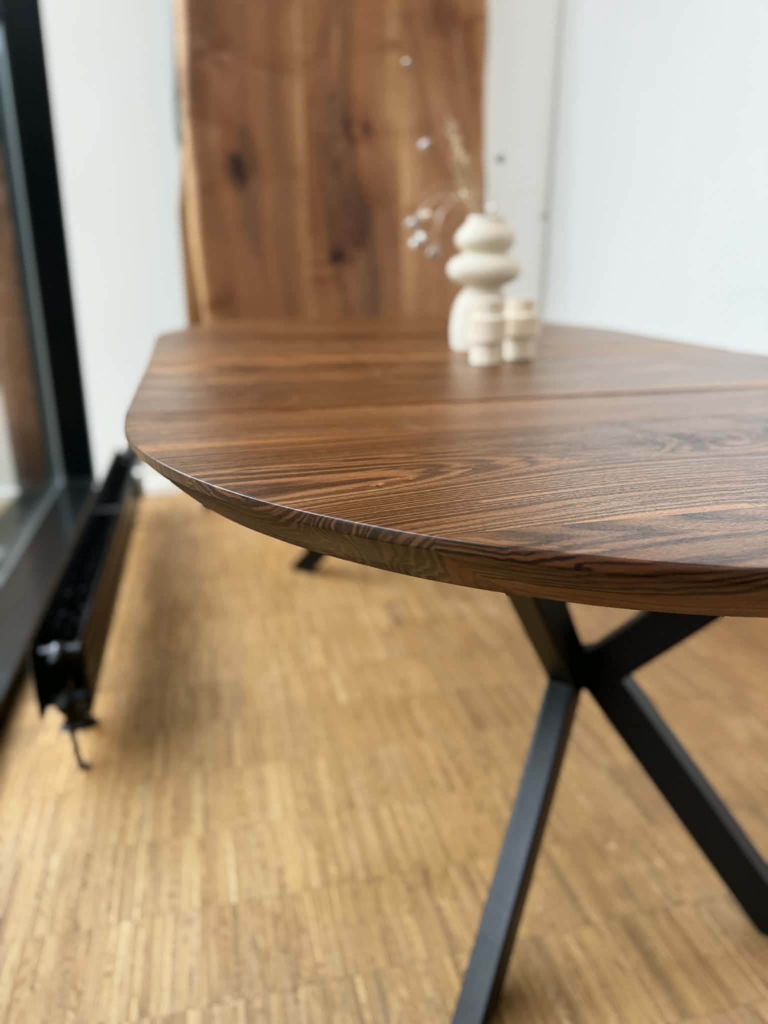 Rundt Valnød 120Ø + 2 stk. tillægsplader