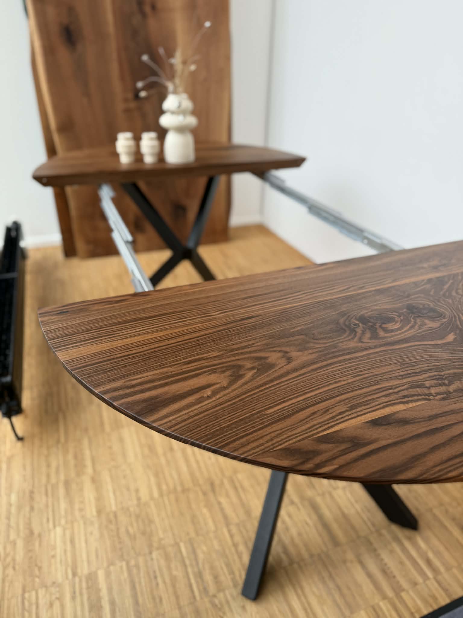 Rundt Valnød 120Ø + 2 stk. tillægsplader