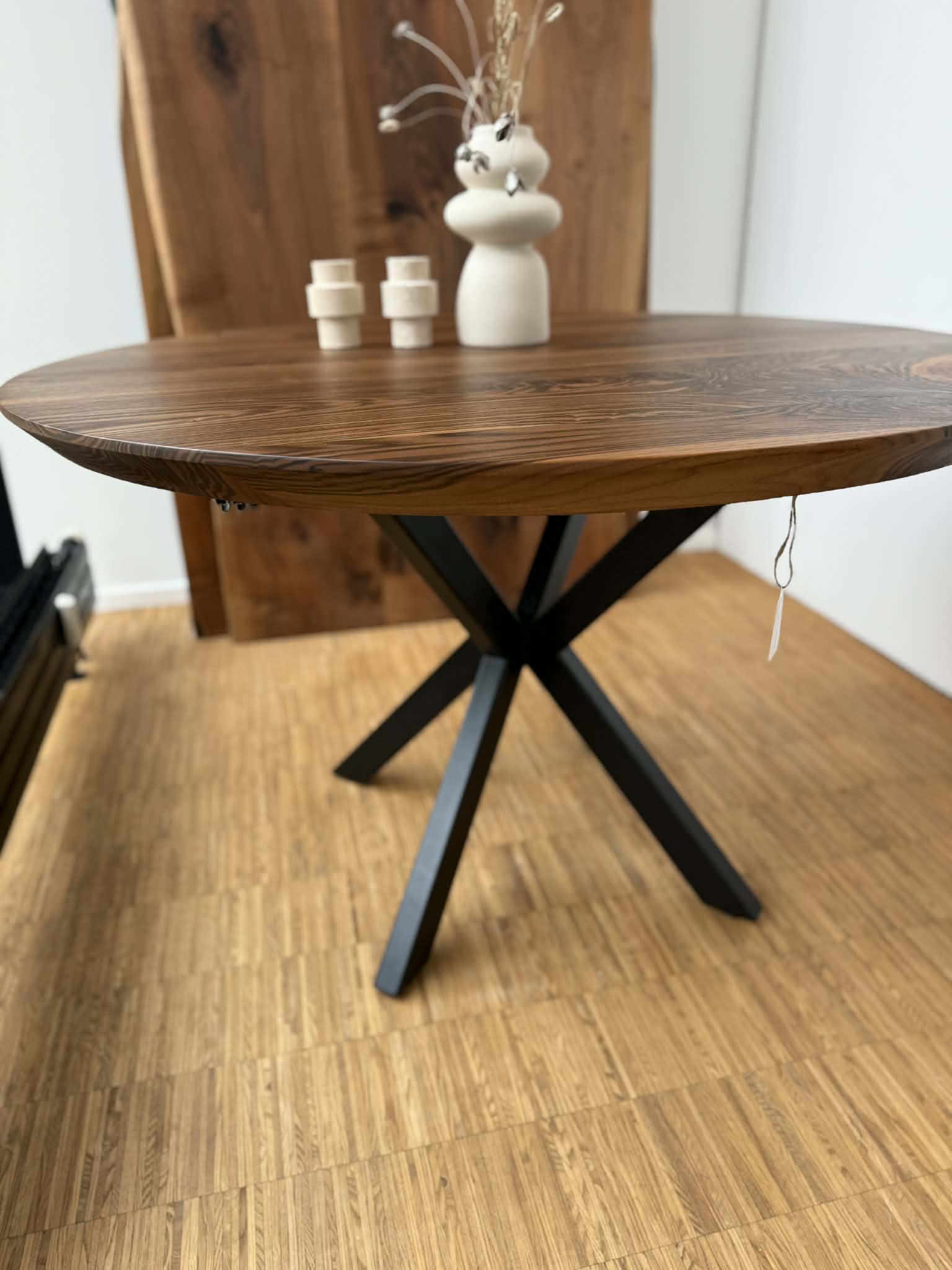 Rundt Valnød 120Ø + 2 stk. tillægsplader