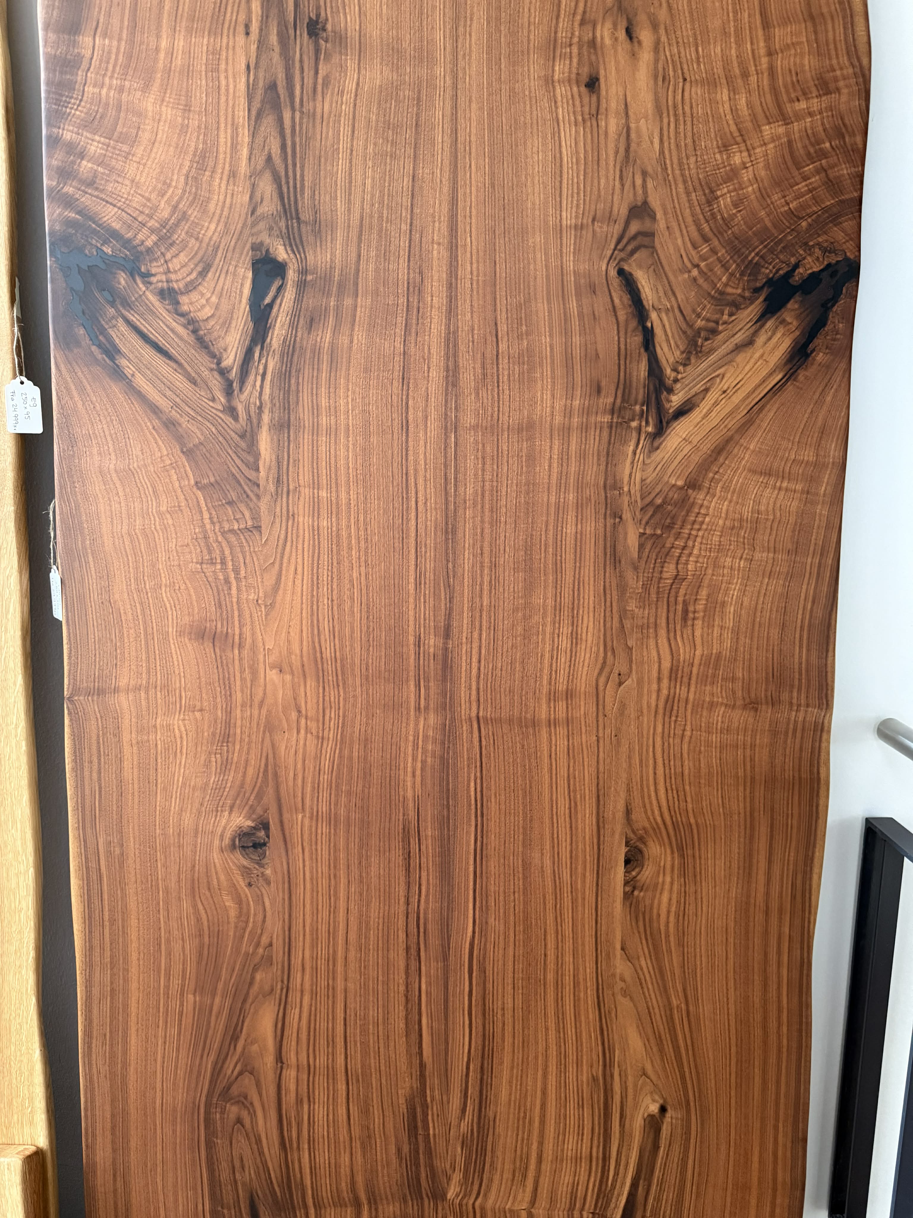 Plankebord Valnød 100x250 cm